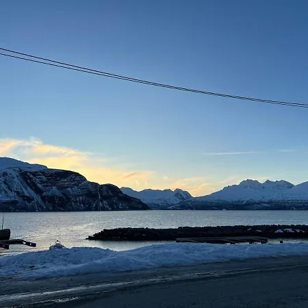 Easter Getaway With Fjord View Tatil Evi
